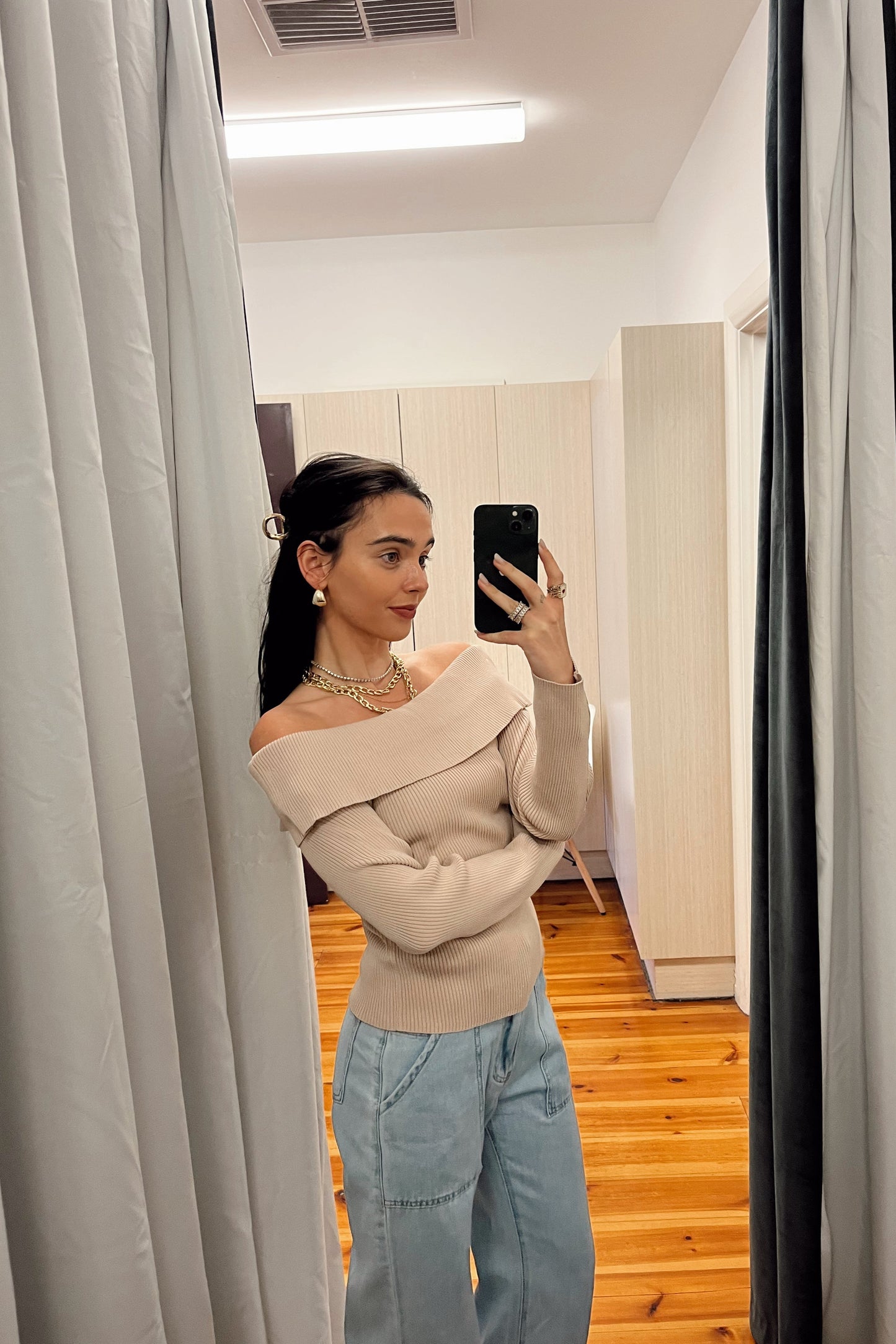 off shoulder long sleeve knit