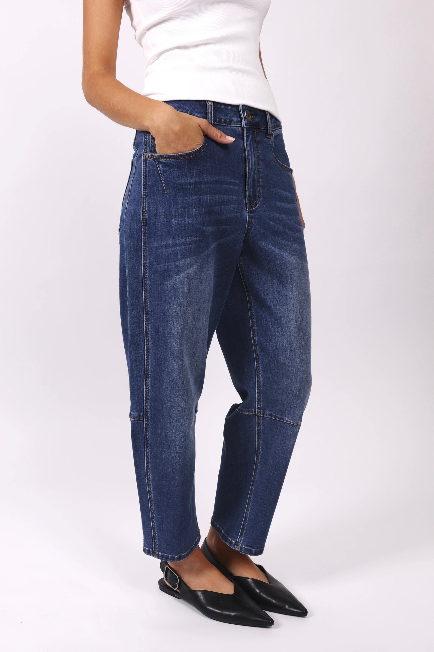 TONI BARREL JEANS - Ink , Black & Light