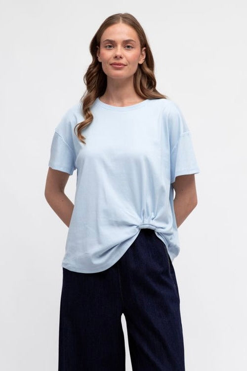 GLORIA TUCK TEE - Sky Blue