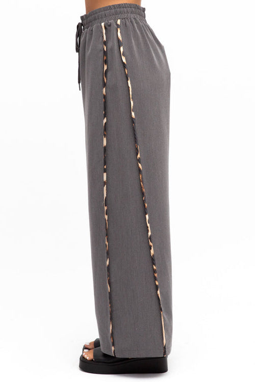 SIDE LEOPARD PRINT PIPING WIDE LEG PANTS