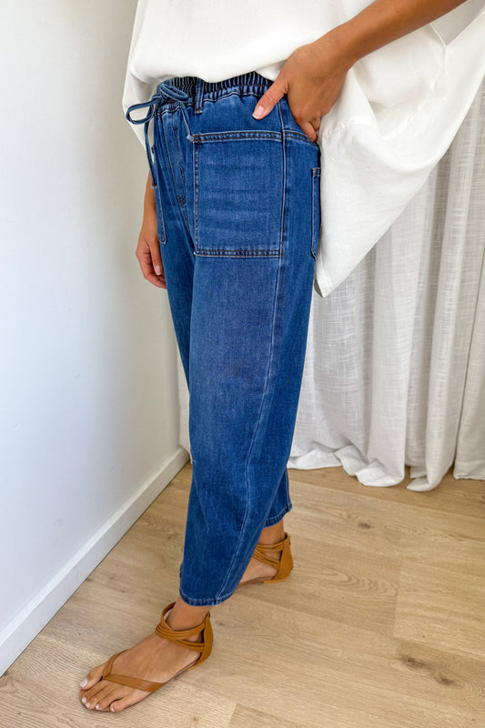 LOLA BARREL JEANS