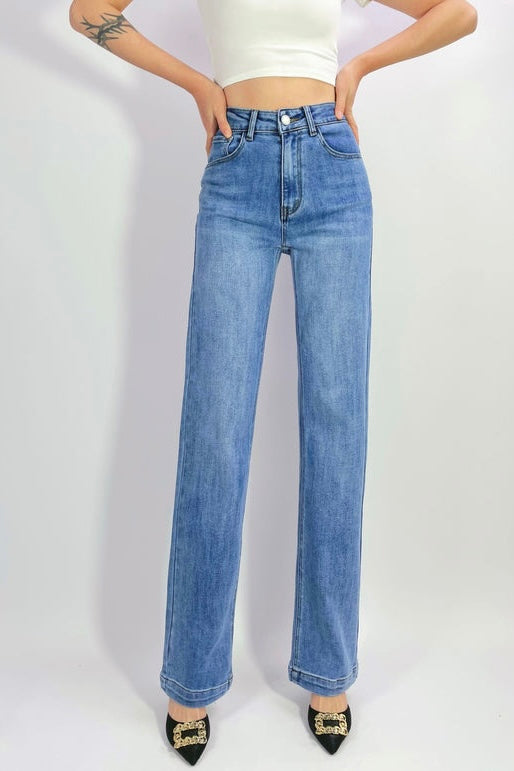 JADA STRAIGHT LEG JEAN