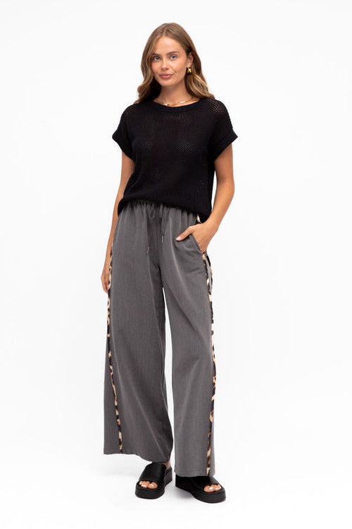 SIDE LEOPARD PRINT PIPING WIDE LEG PANTS
