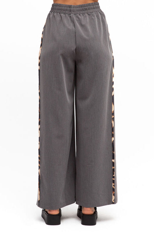 SIDE LEOPARD PRINT PIPING WIDE LEG PANTS
