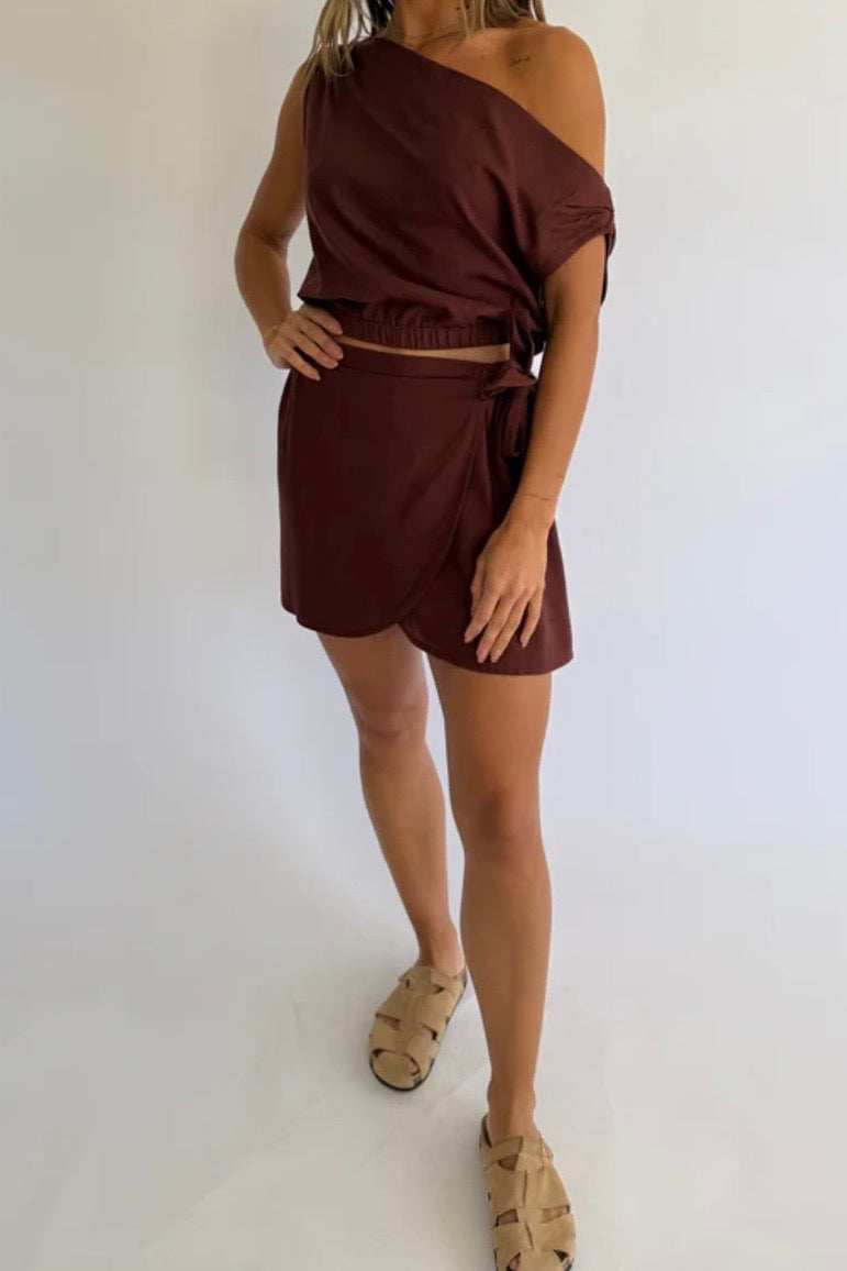 CINDY SKORT - White & Chocolate