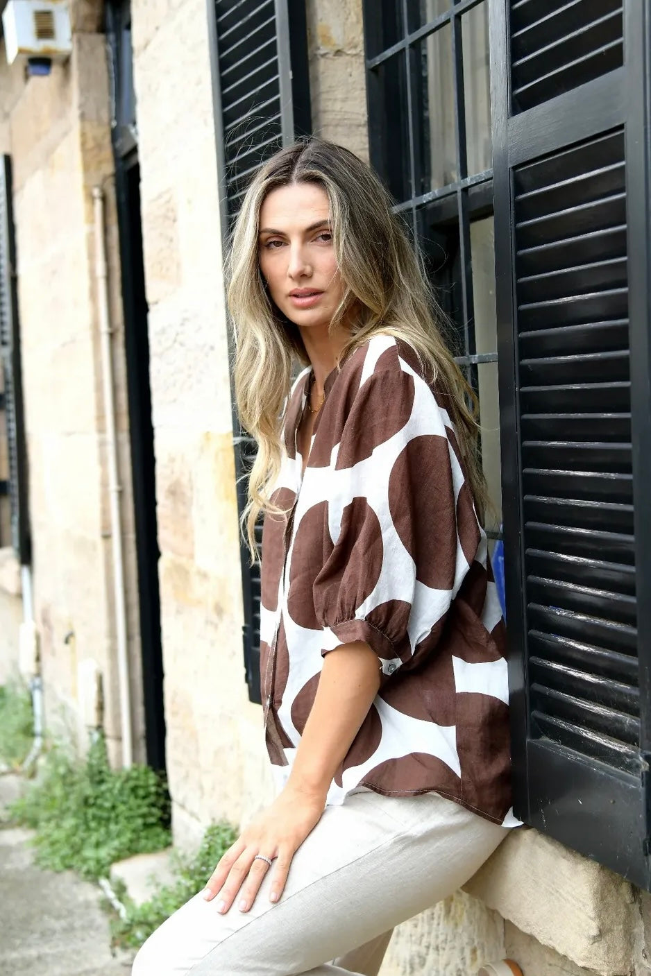 balloon sleeve shirt with mandarin collar and brown large spots